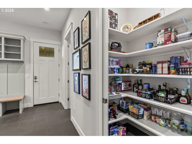 Pantry-Main