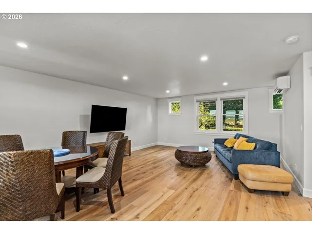 Bonus Room-Upper
