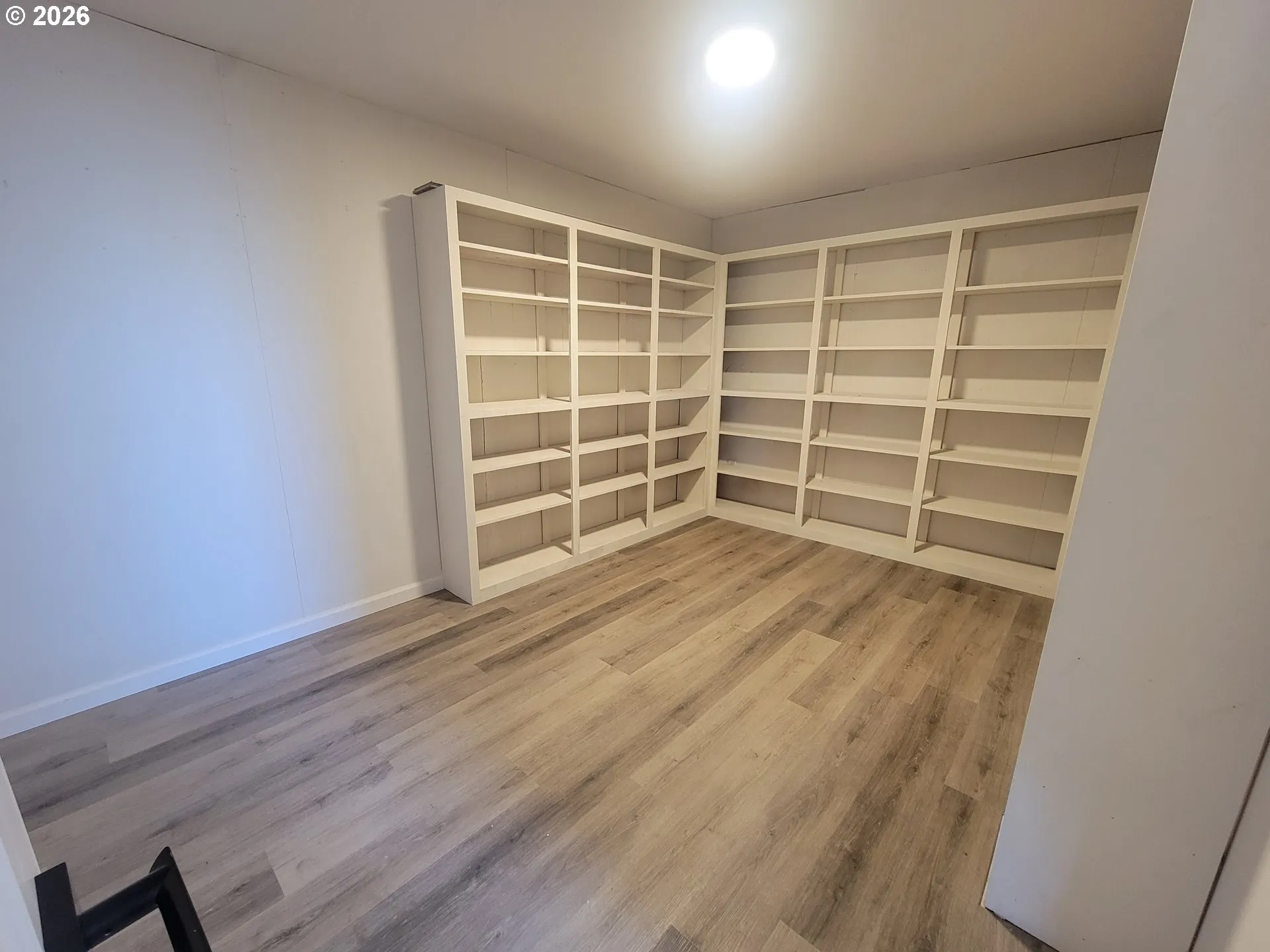 Pantry-Lower