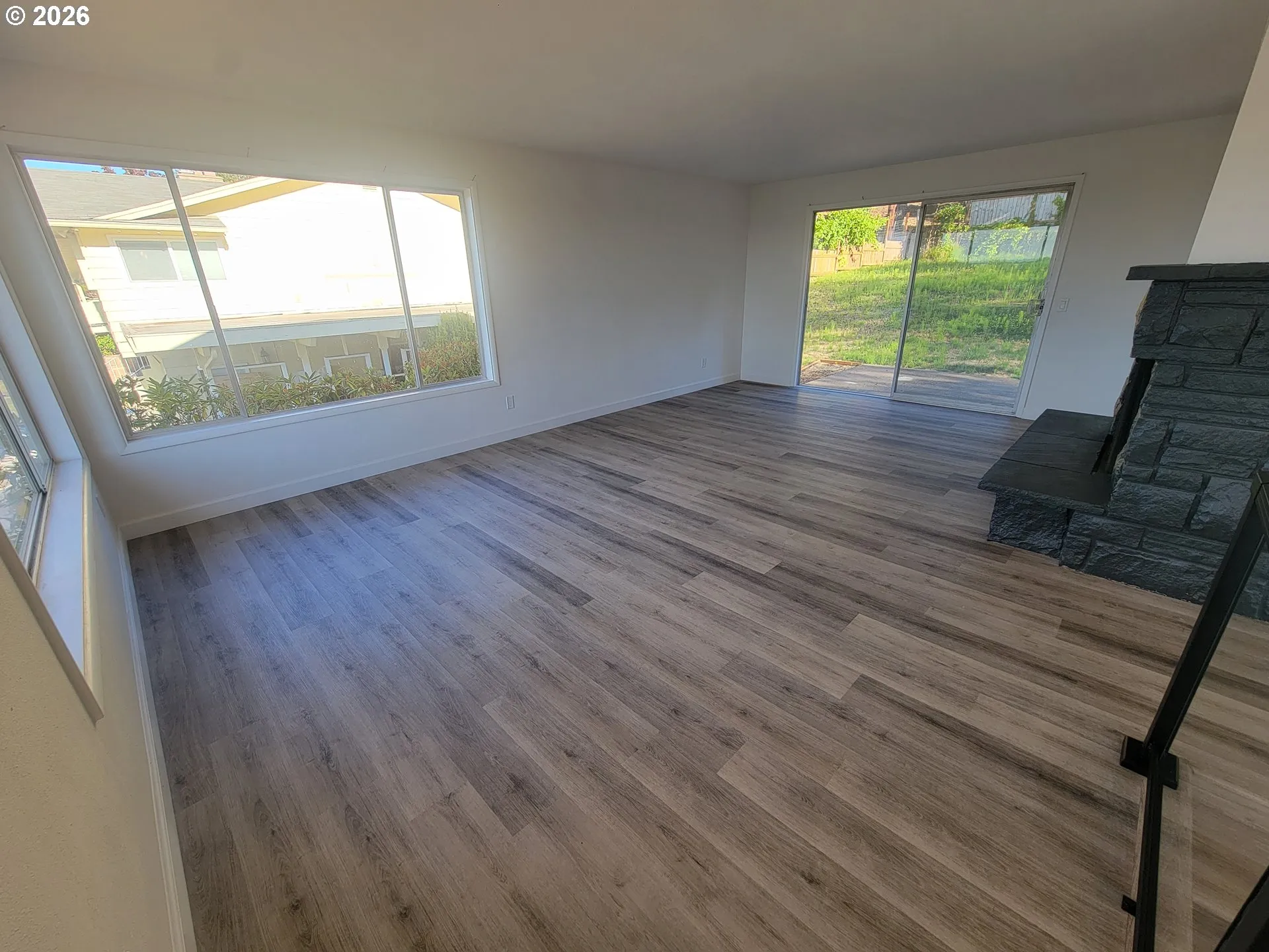 Living Room-Fireplace