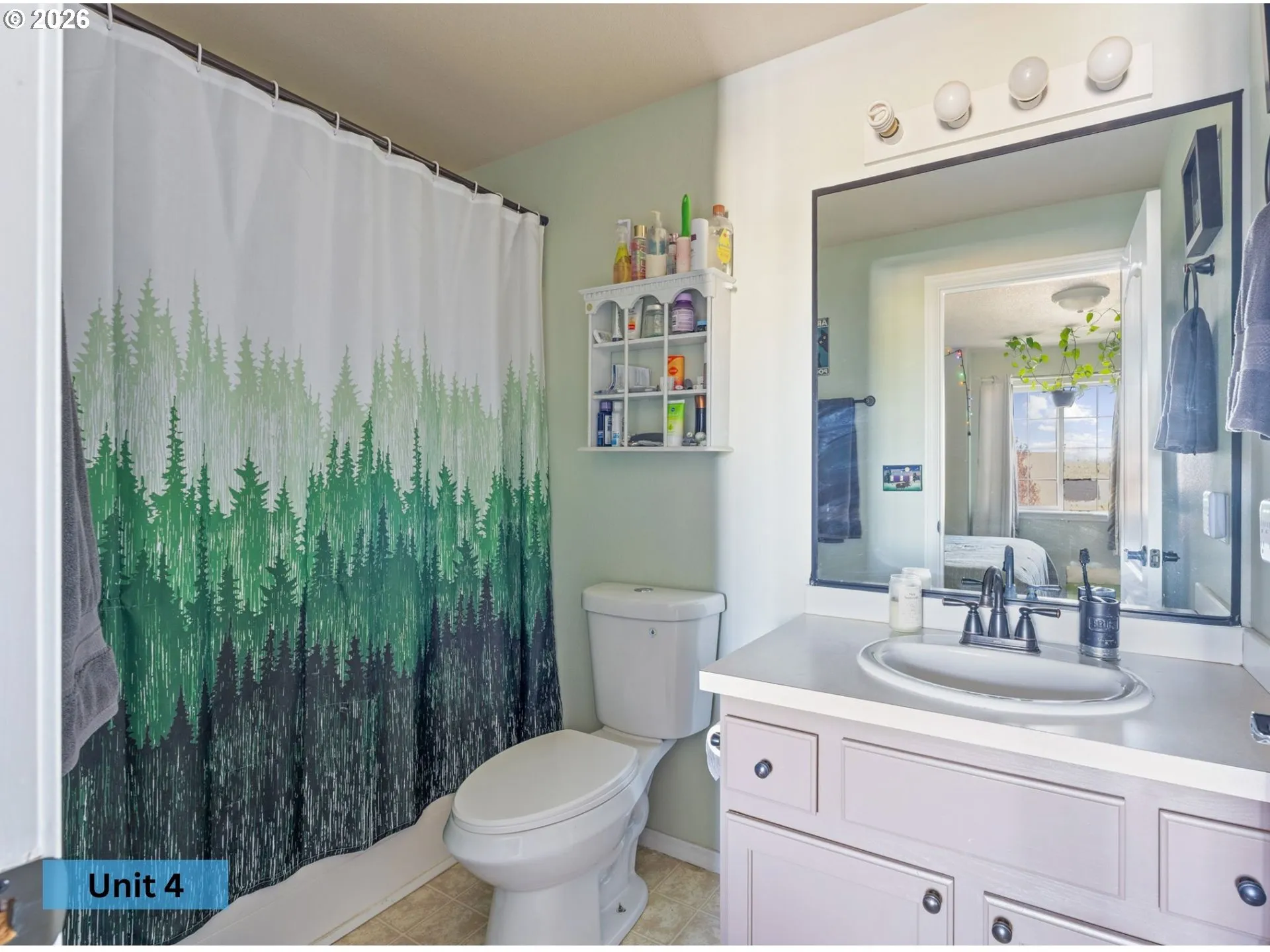 Bathroom, Attached-Upper
