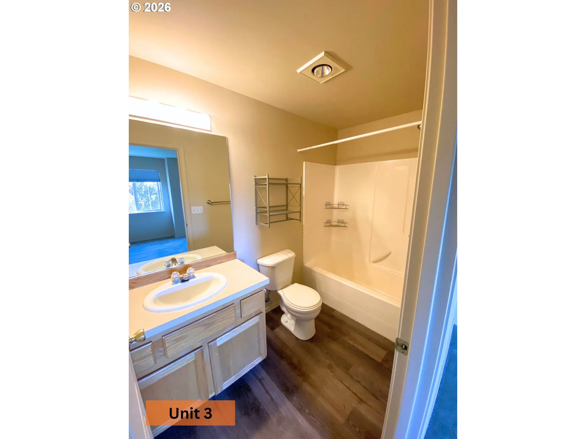 Bathroom, Attached-Upper