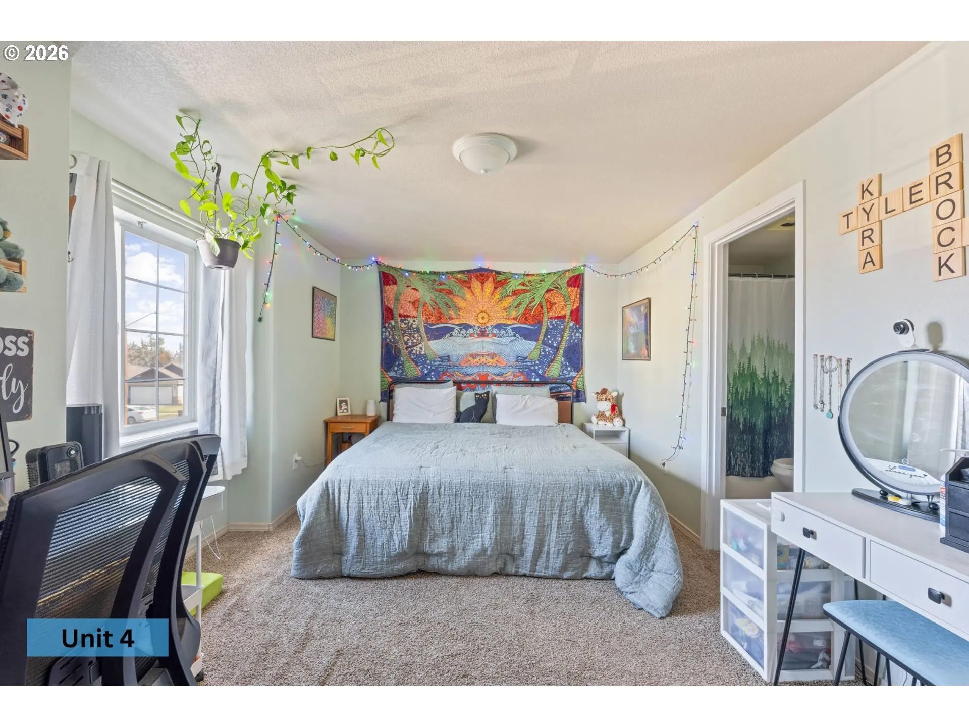 Bedroom, Primary-Upper