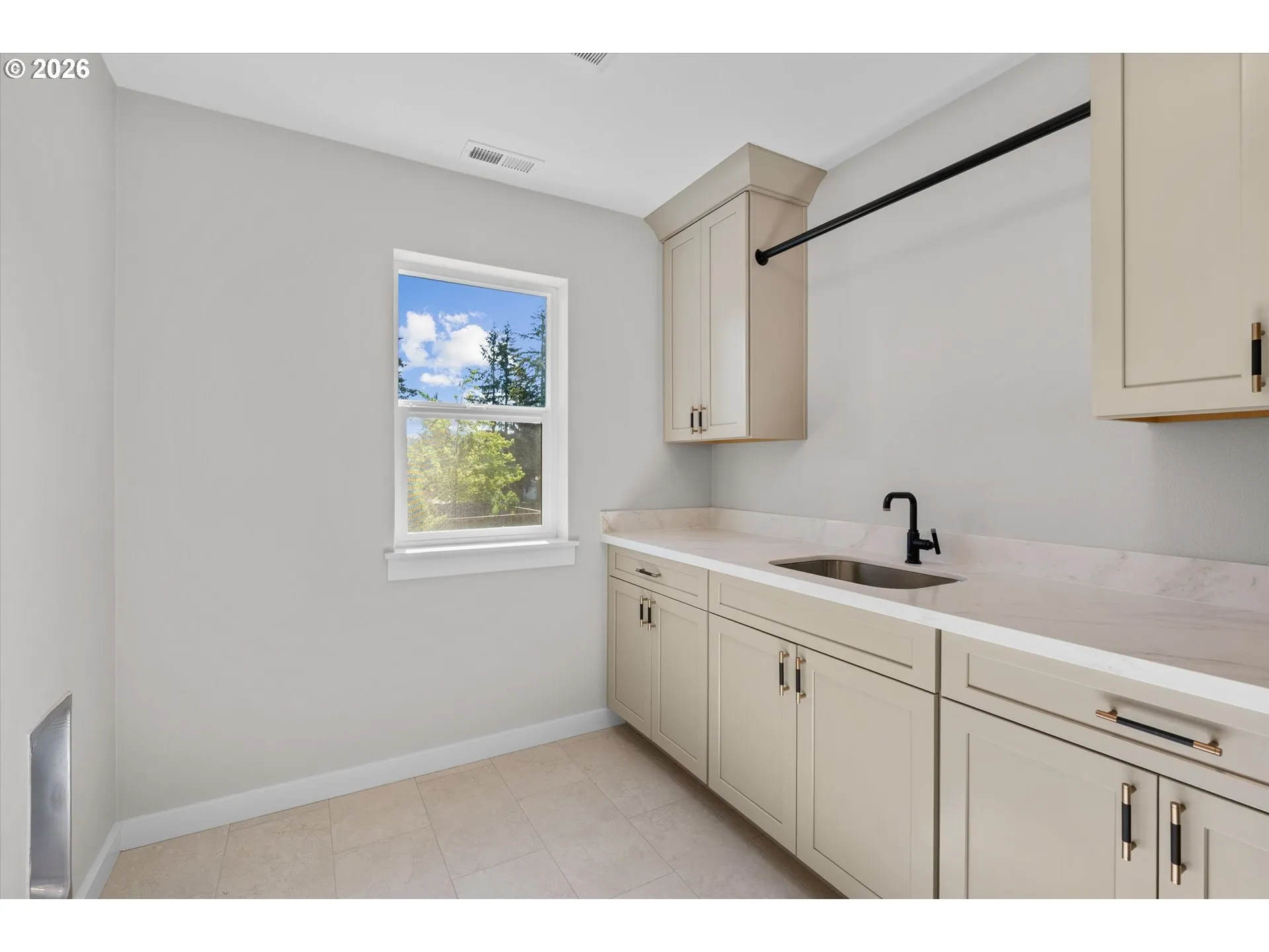 Laundry-Upper