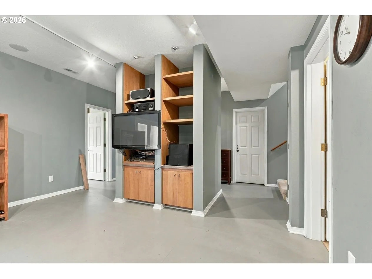 Family Room-Lower