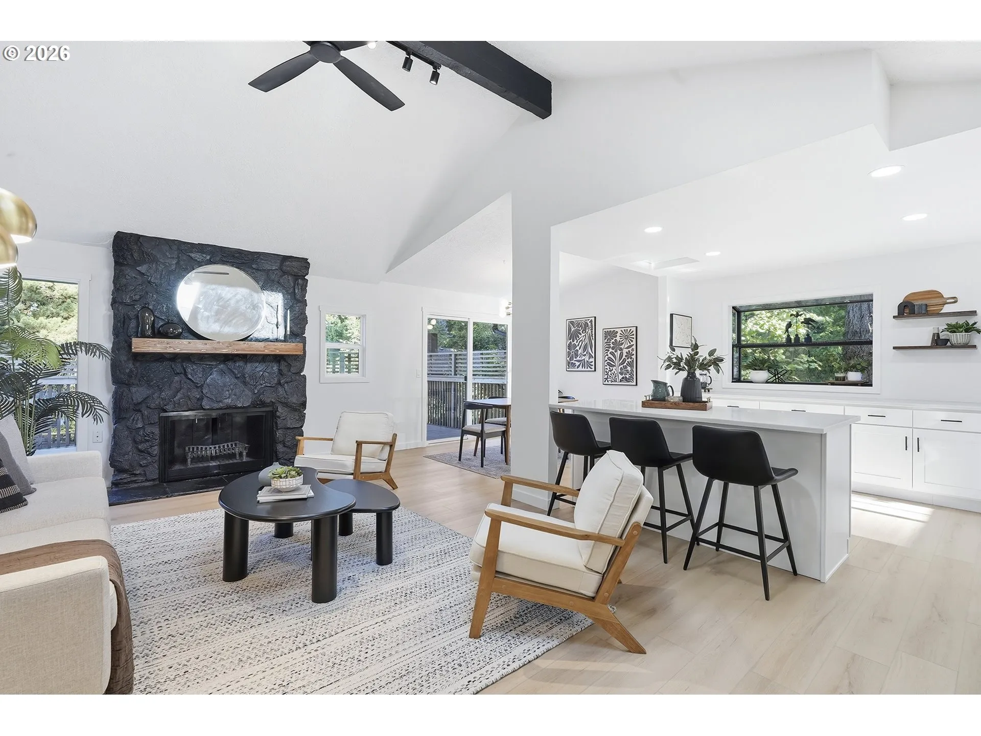 Living Room-Fireplace
