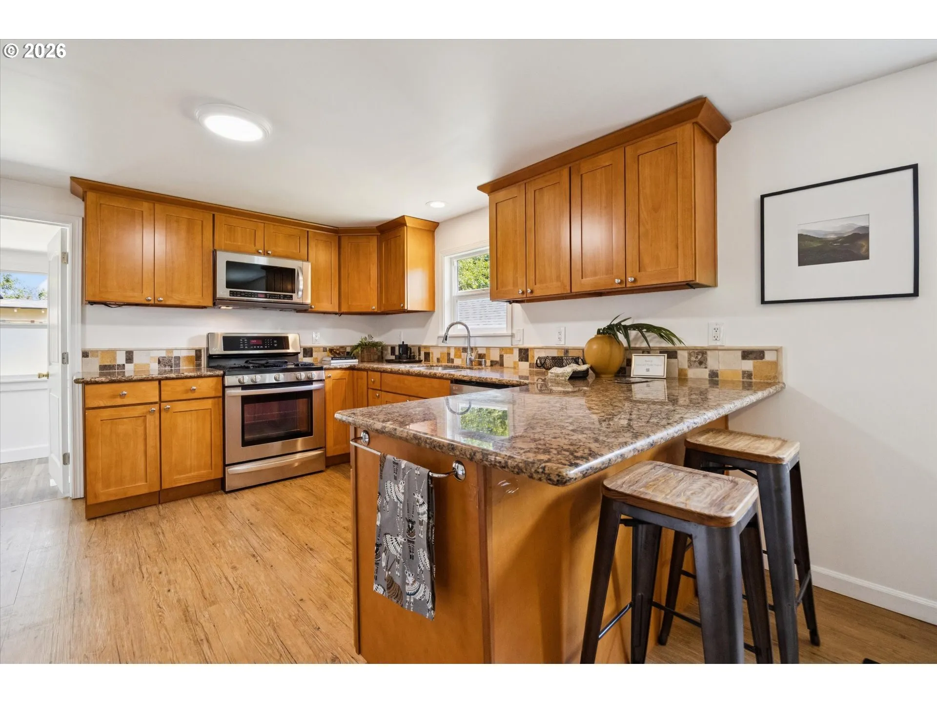 Kitchen-Eating Area