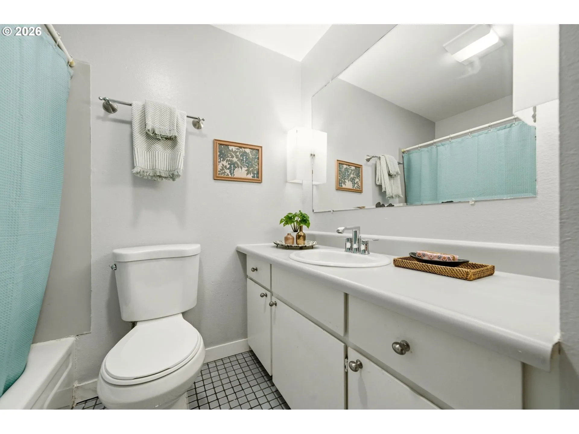 Bathroom-Upper