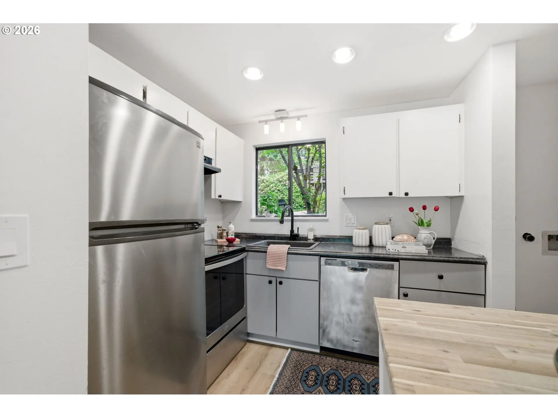 Kitchen-Breakfast Bar