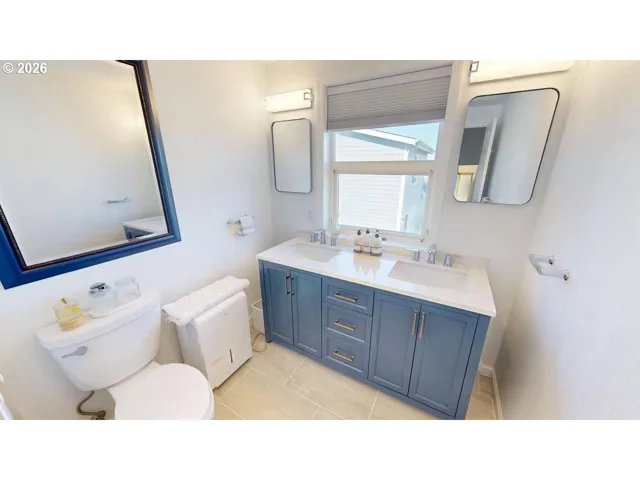 Bathroom-Upper