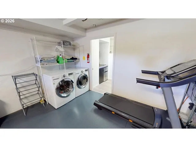 Laundry-Garage