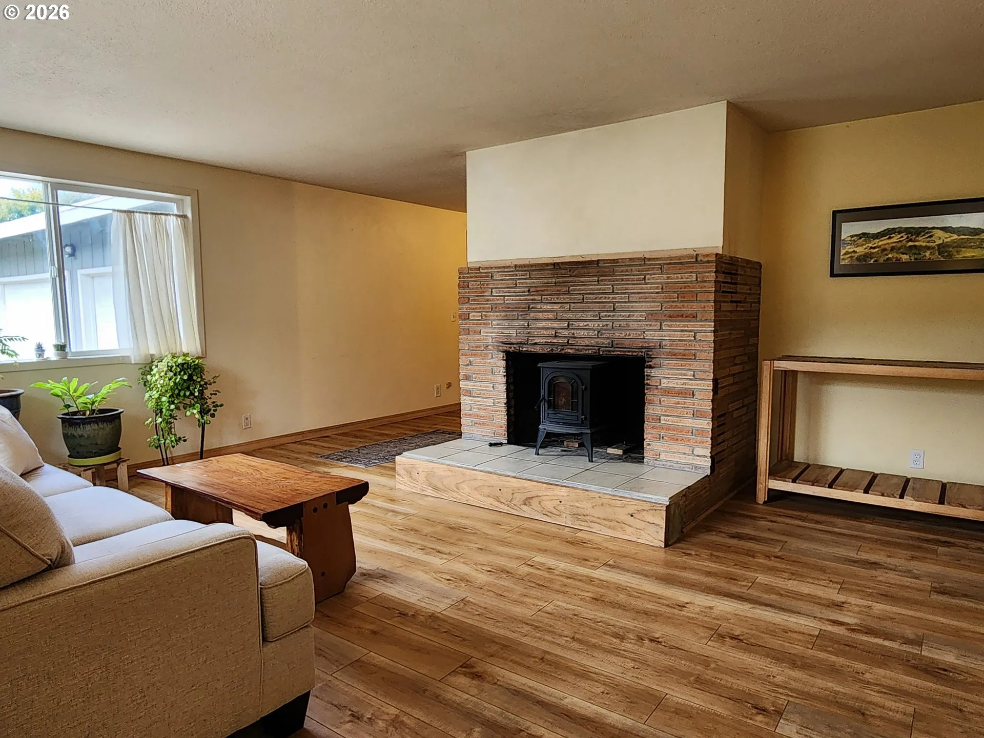 Living Room-Fireplace