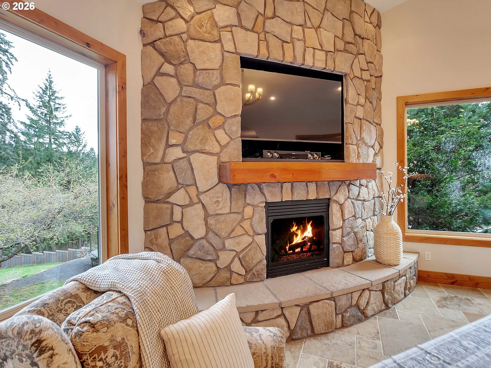 Living Room-Fireplace