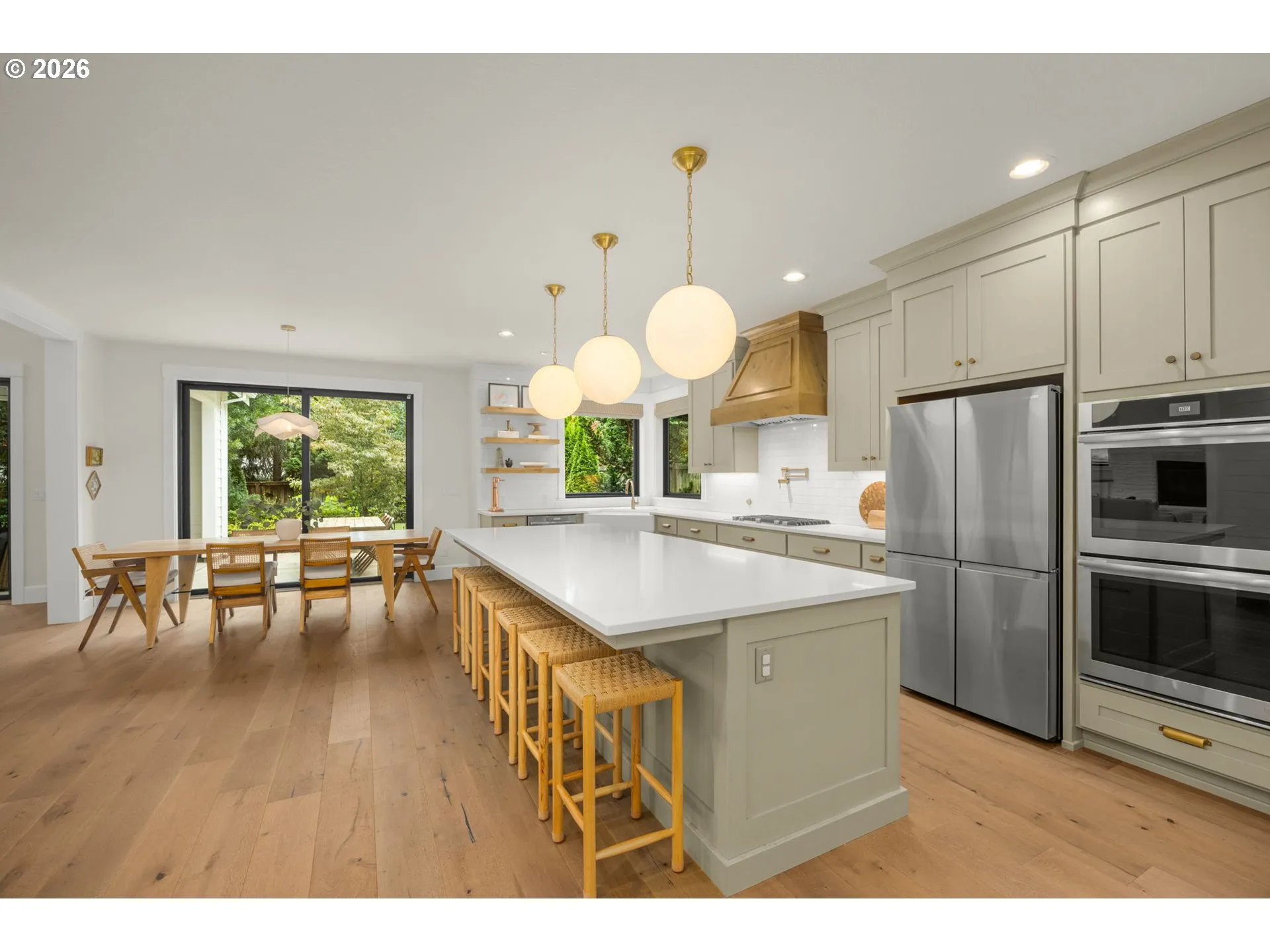 Kitchen/Nook-Island