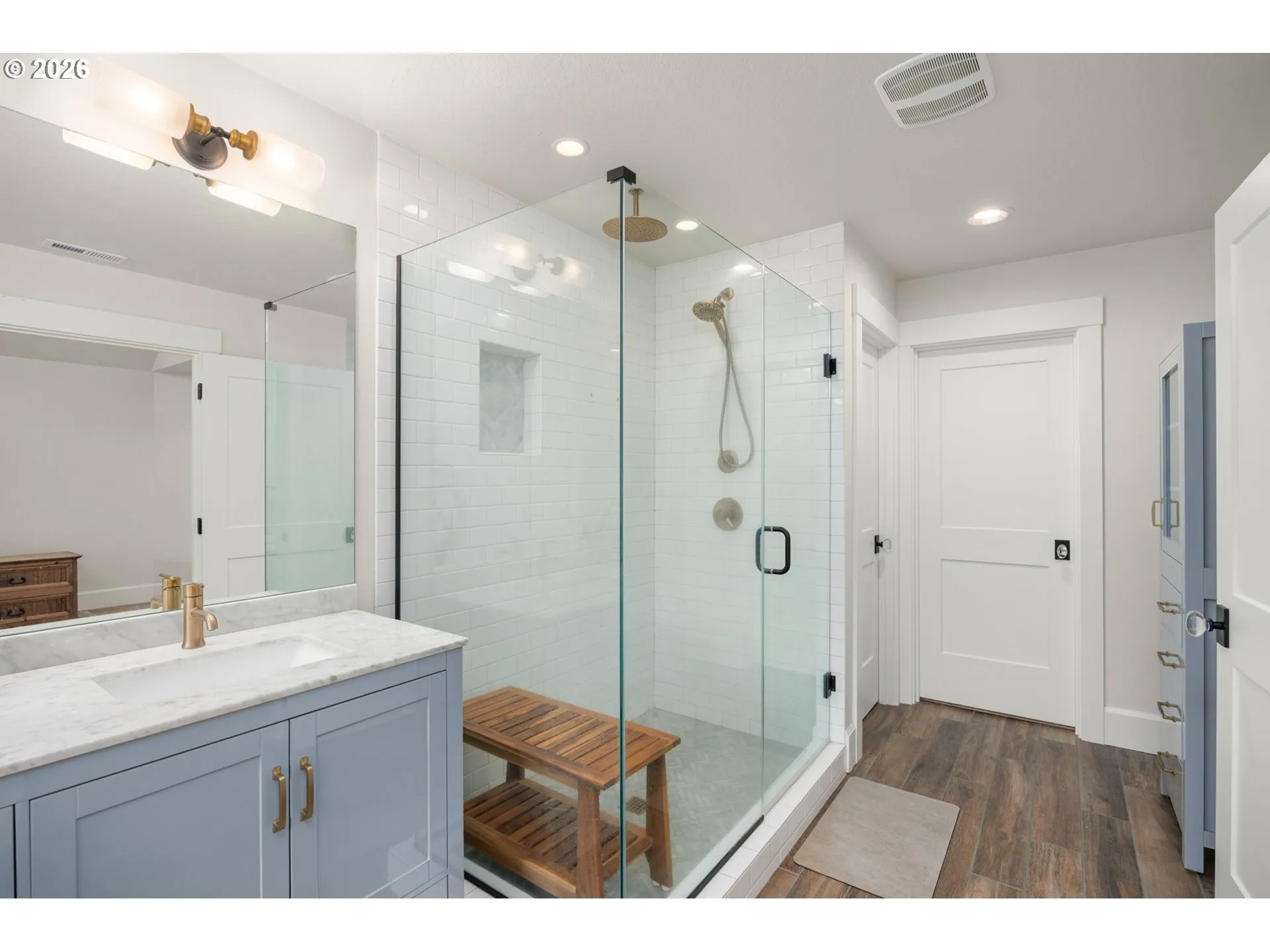 Bathroom-Walk in Shower