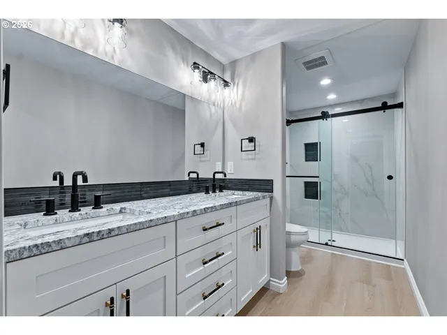 Primary Bedroom-Attached Bathroom