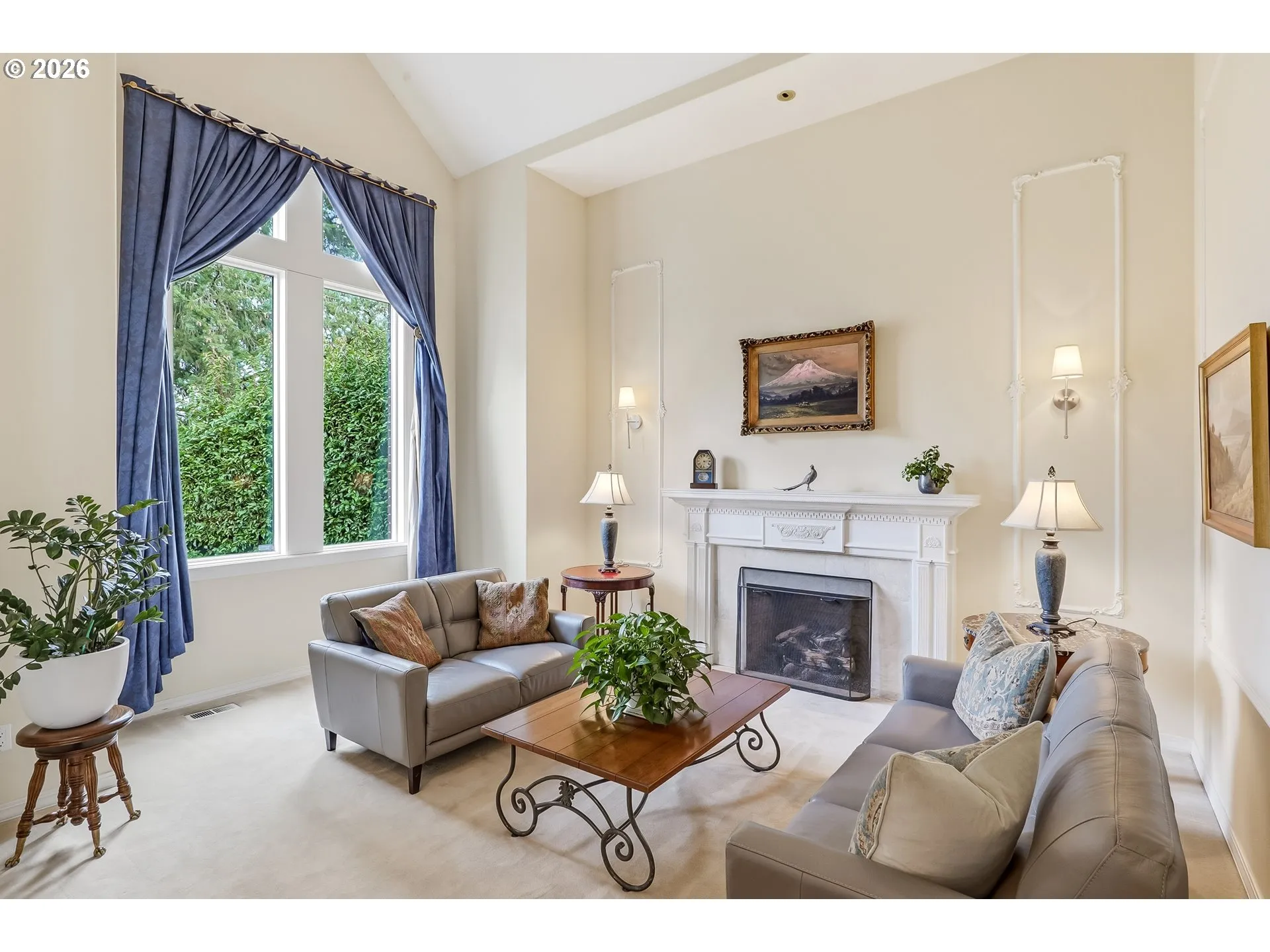 Living Room-Fireplace