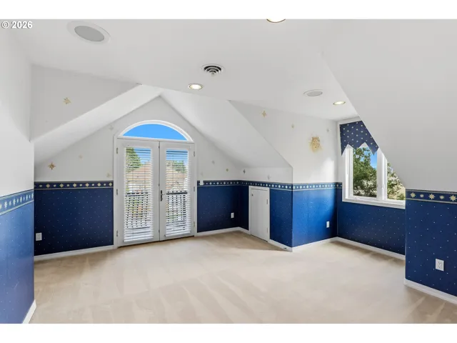 Bonus Room-Vaulted Ceilings