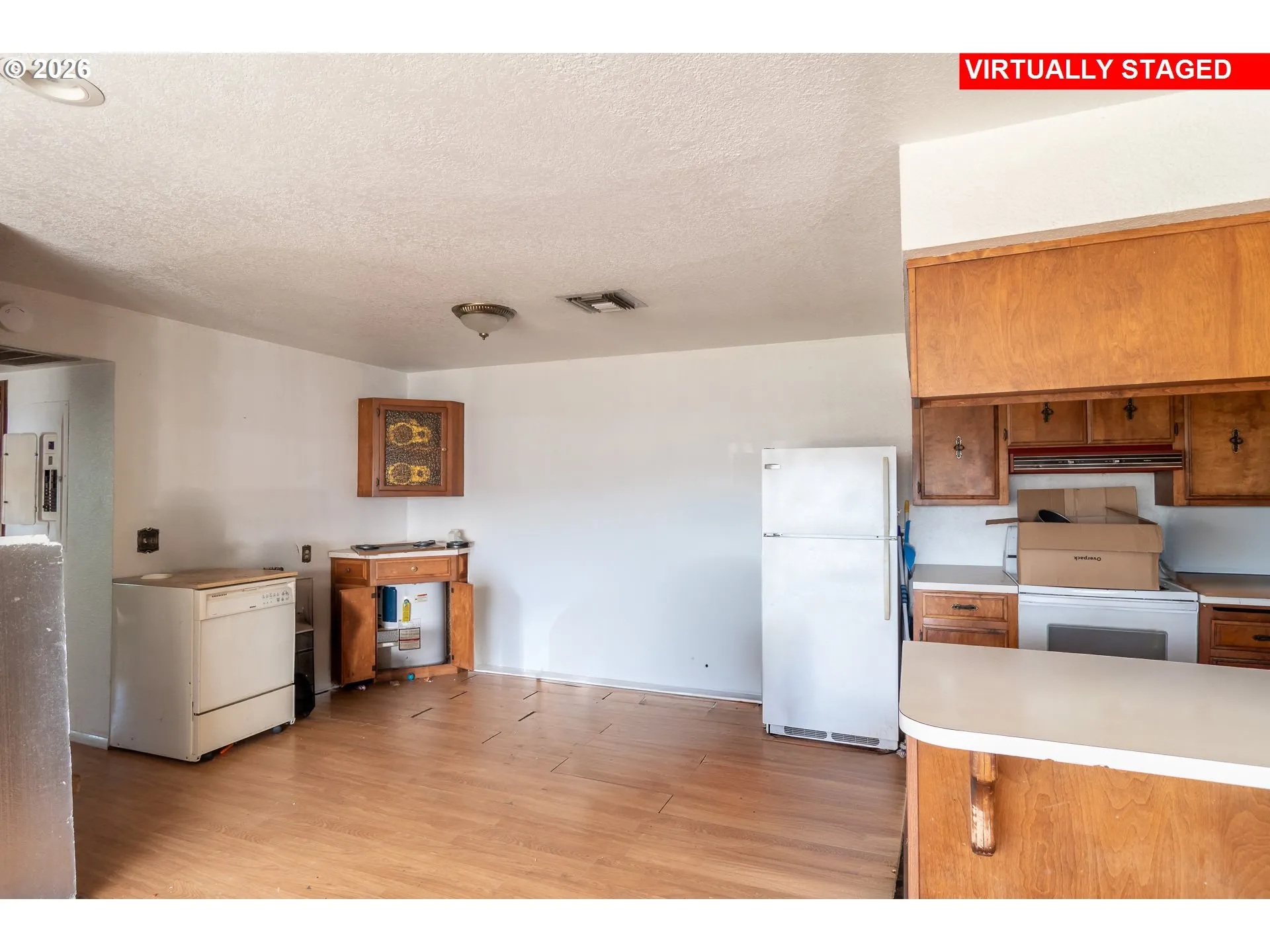 Kitchen-Eating Area
