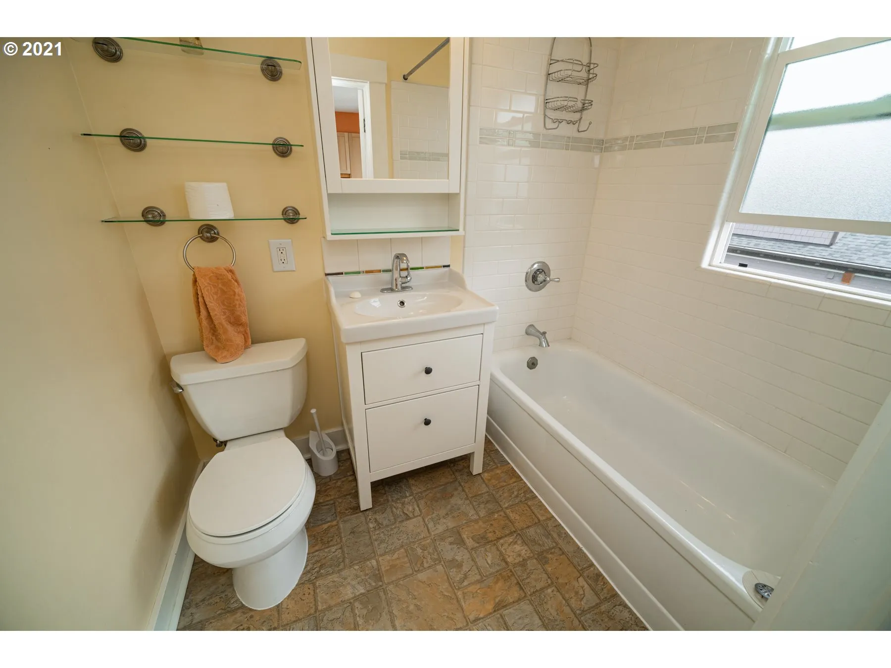 Bathroom-Upper