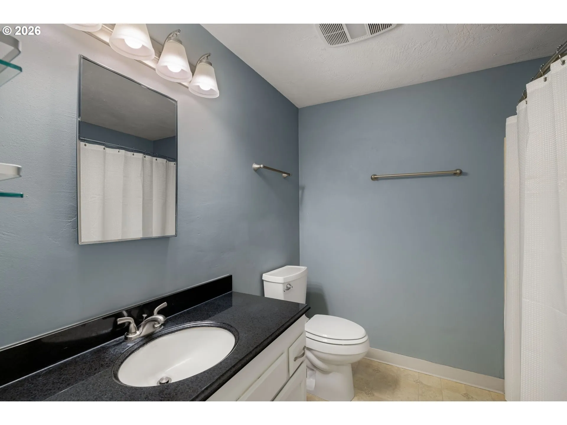 Bathroom-Upper
