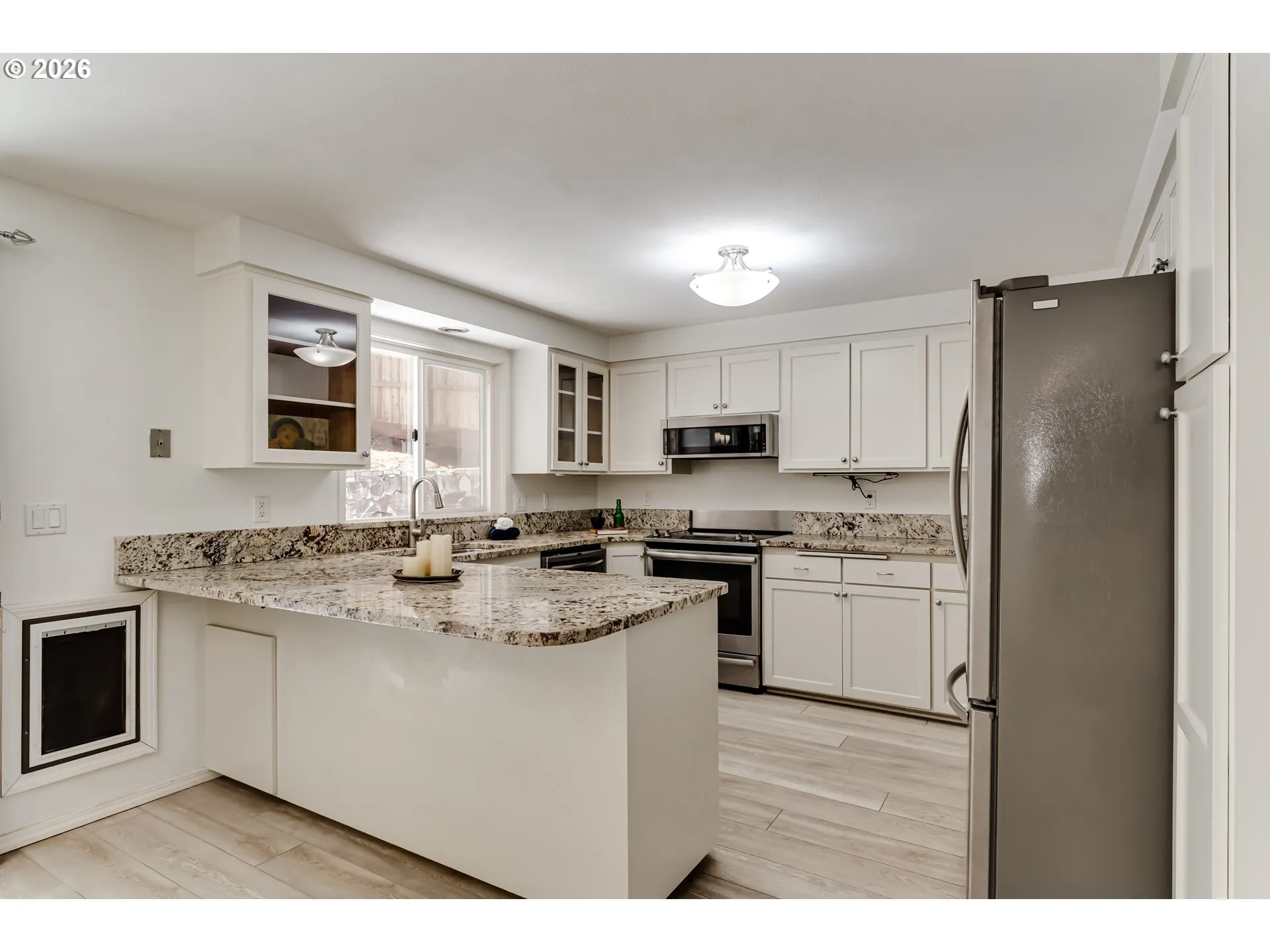 Kitchen-Breakfast Bar