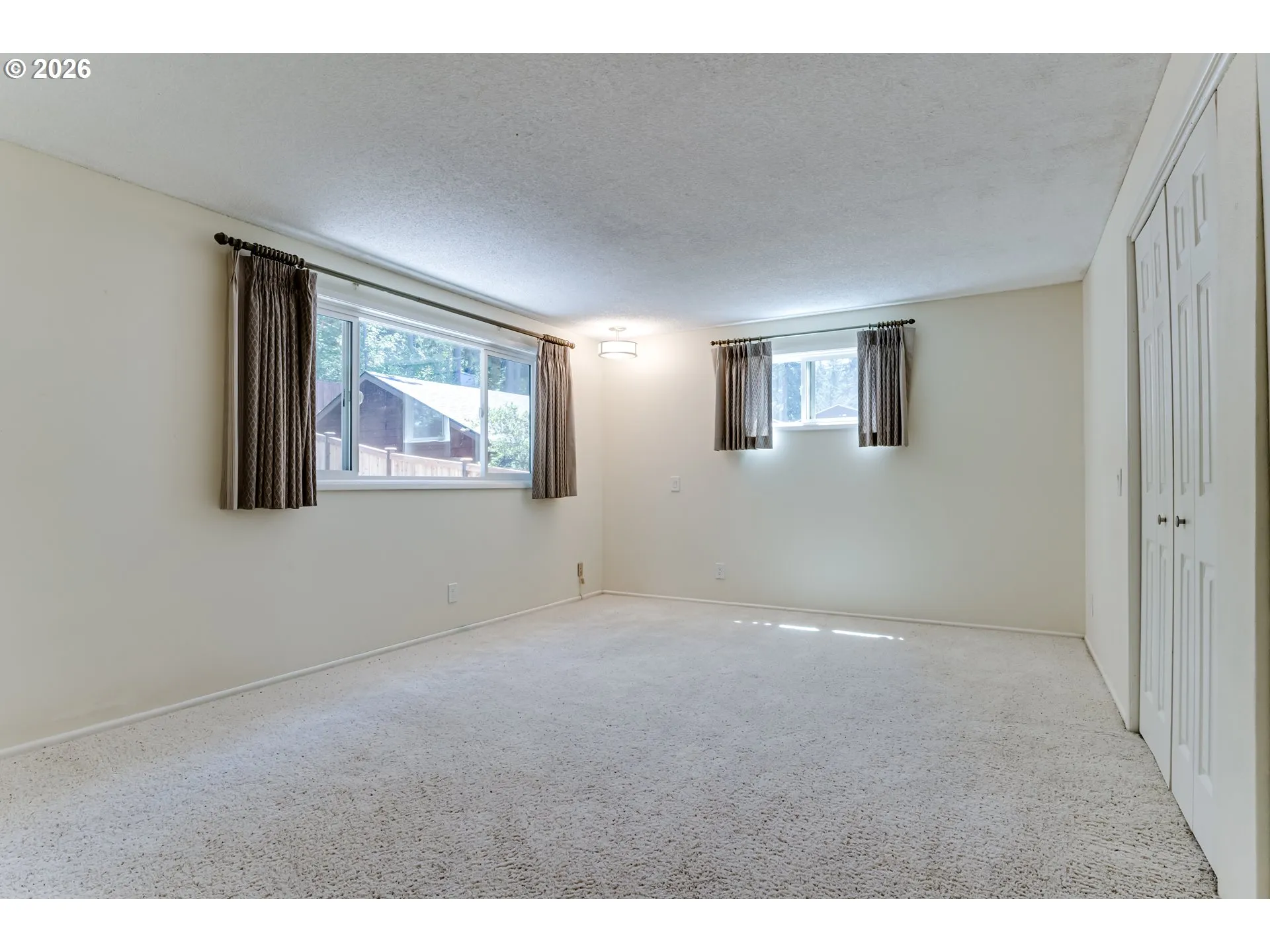 Primary Bedroom-Upper