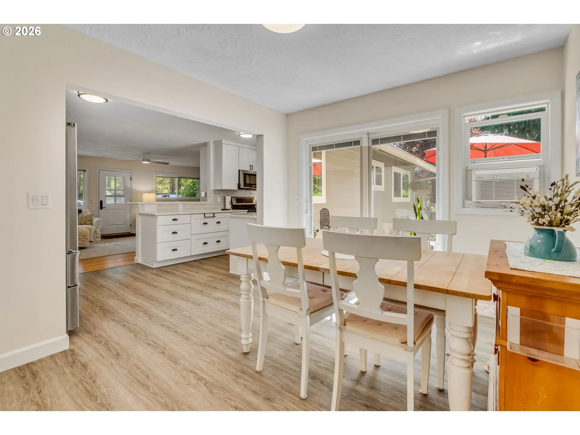 Kitchen/Nook-Eating Area