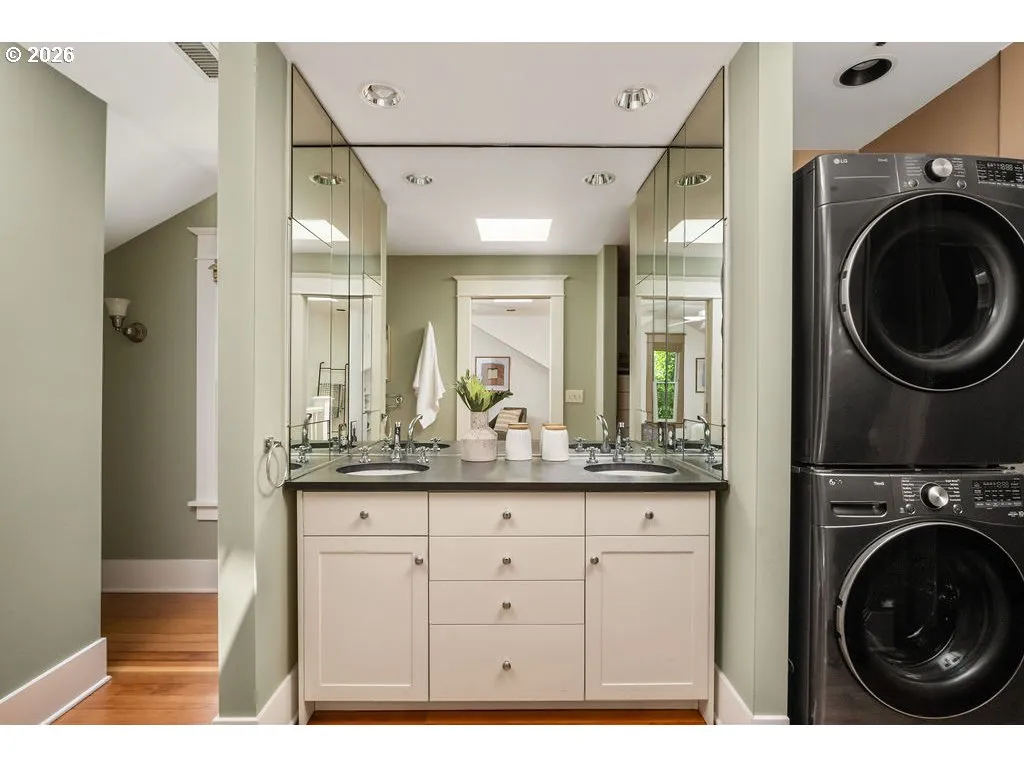Bathroom-Double Sinks
