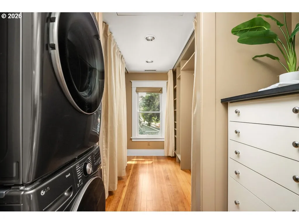 Bedroom, Primary-Walk-In Closet
