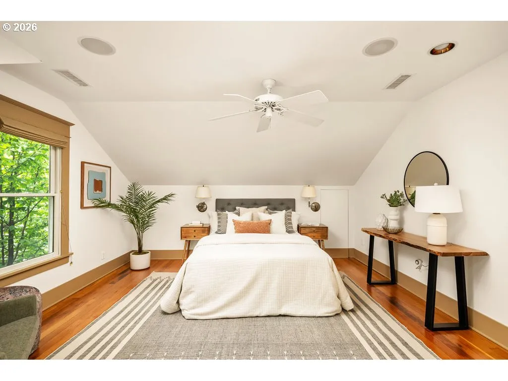 Bedroom, Primary-Ceiling Fan