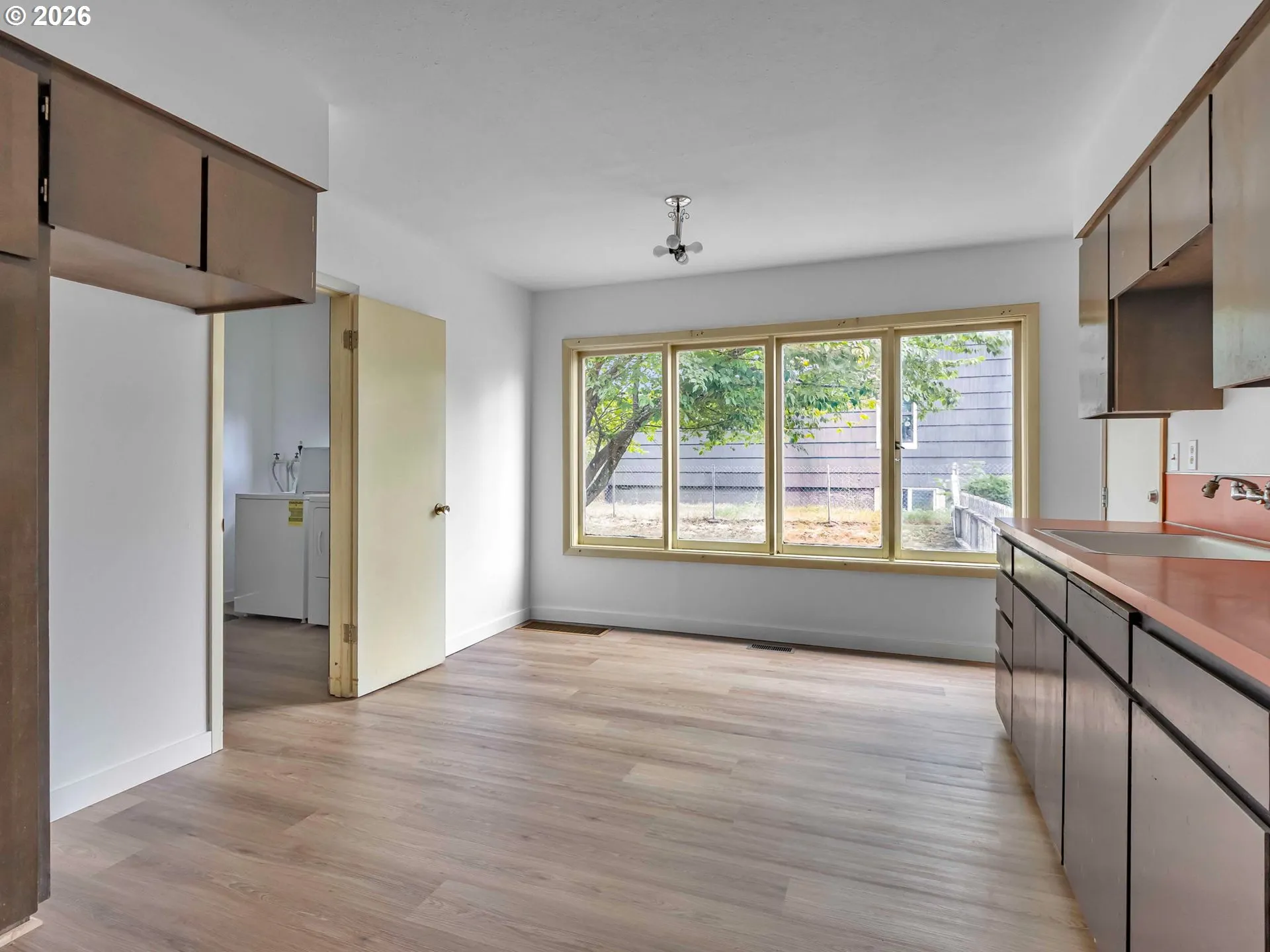 Kitchen-Eating Area