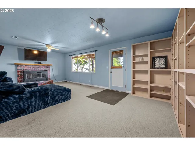 Family Room-Lower