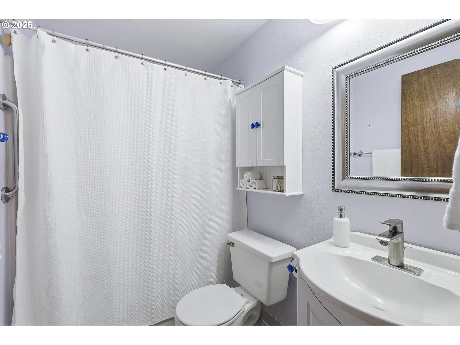 Bathroom-Upper