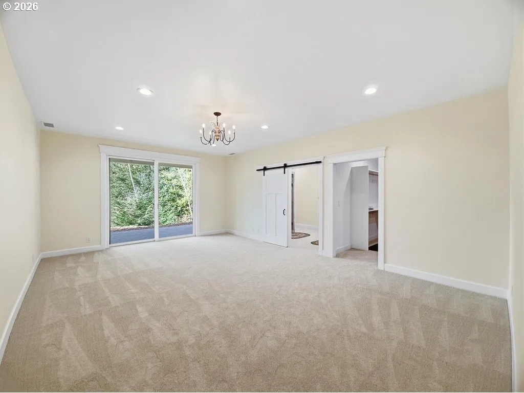 Bedroom, Owner's Suite-Main