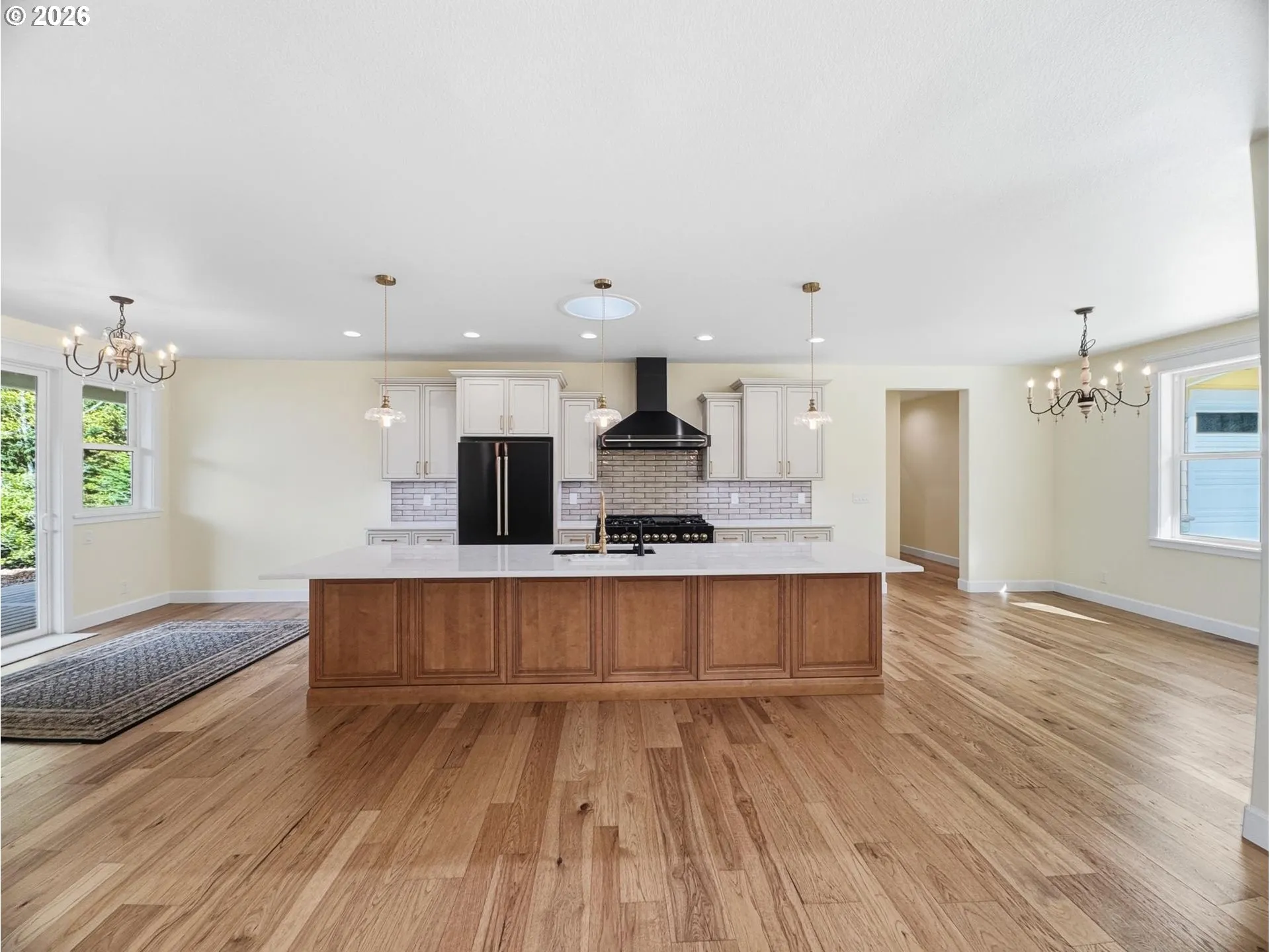 Kitchen/Dining Room-Island