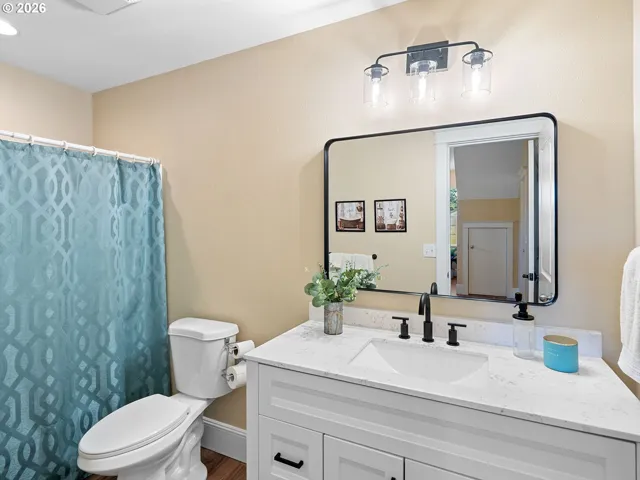 Bathroom, Attached