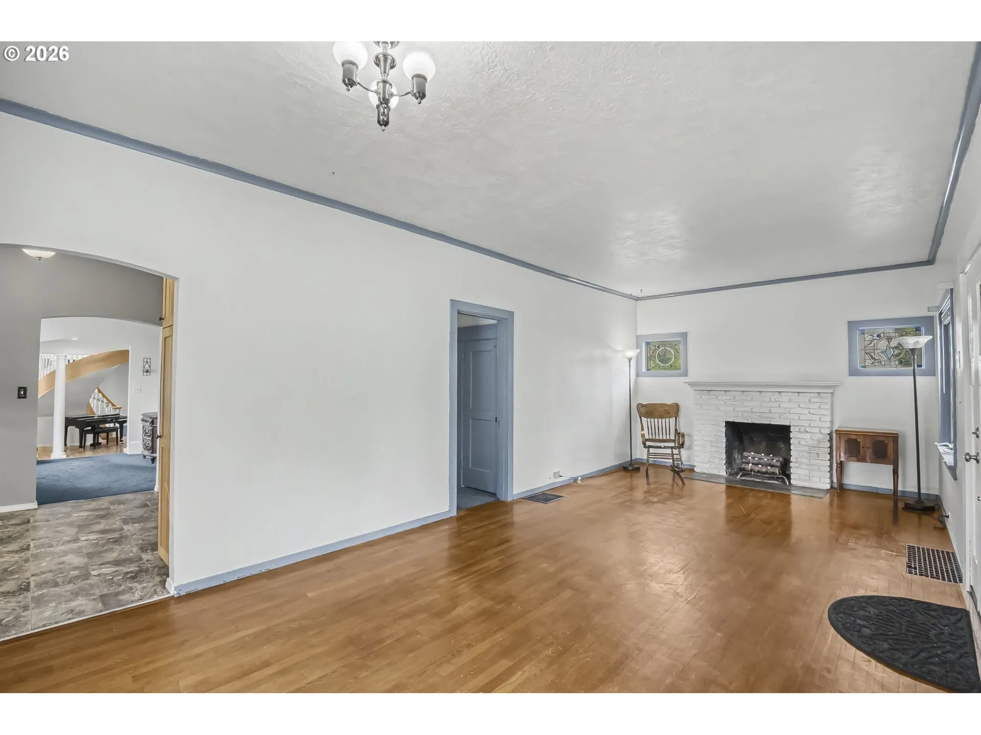 Living Room-Fireplace