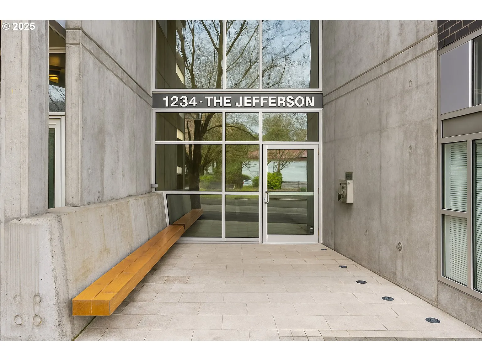 Entrance/Foyer
