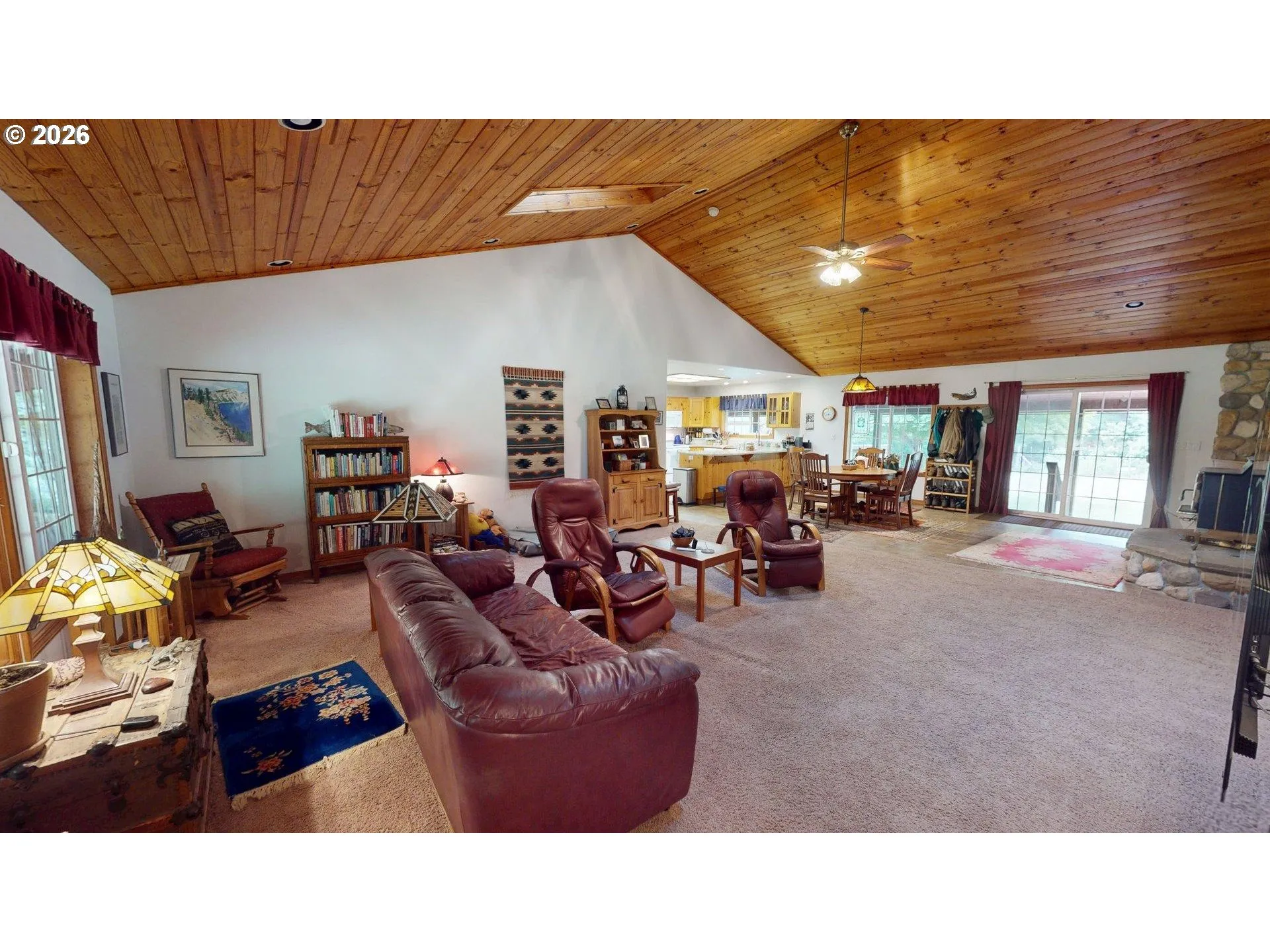 Living Room-Vaulted Ceilings