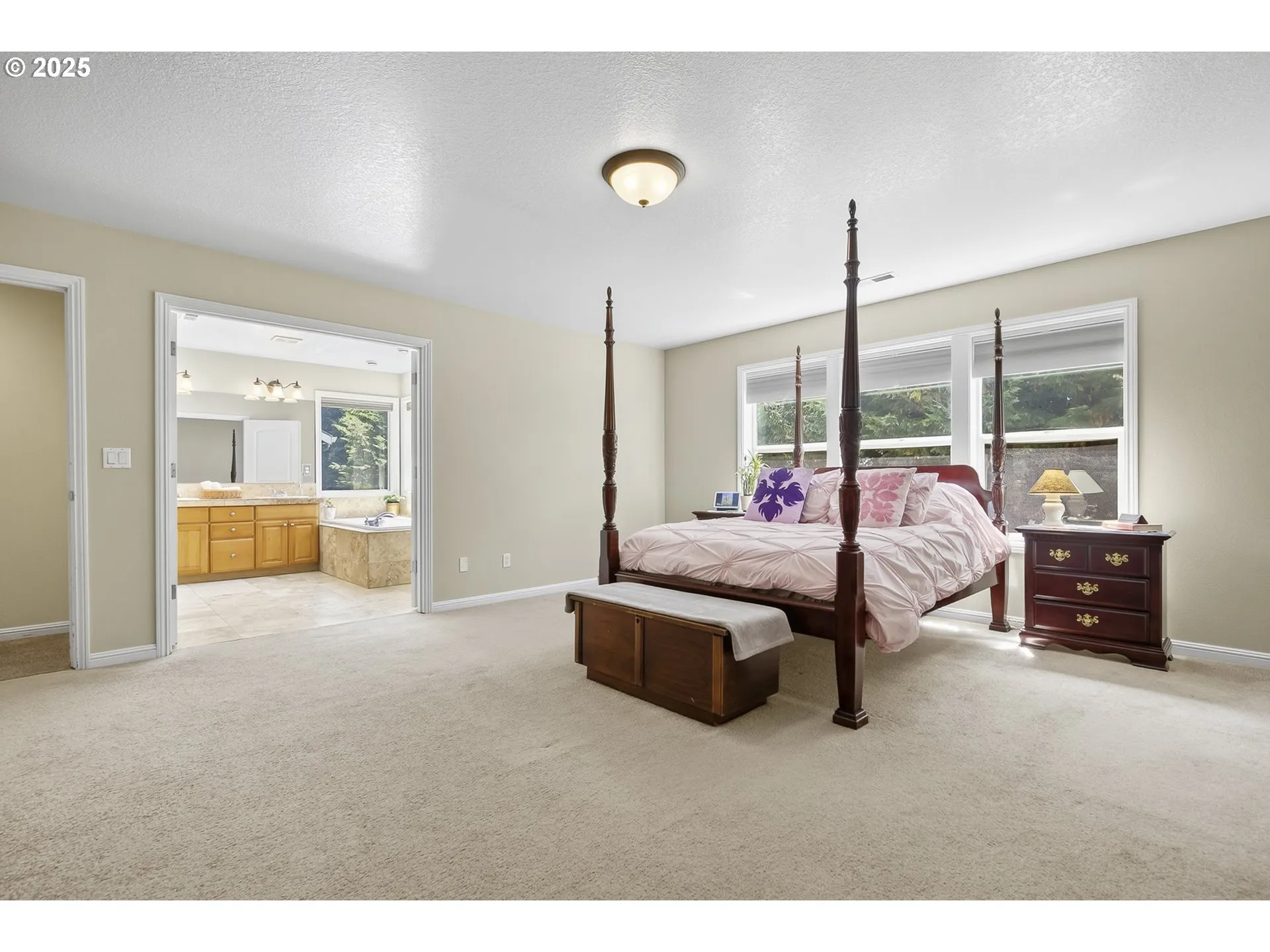 Primary Bedroom-Upper