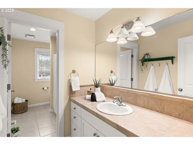 Bathroom-Upper