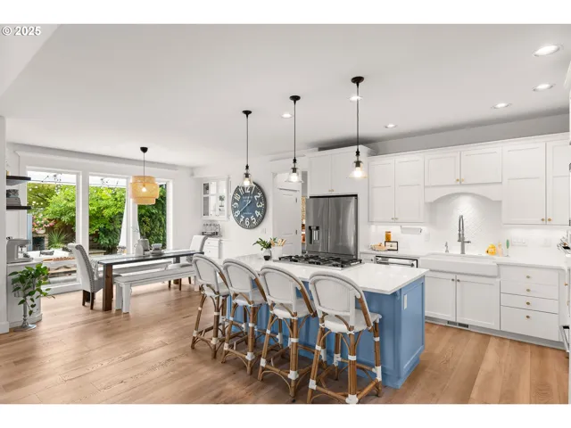 Kitchen-Cooking Island