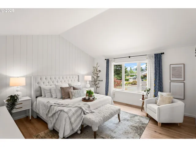 Bedroom, Primary-Vaulted Ceilings