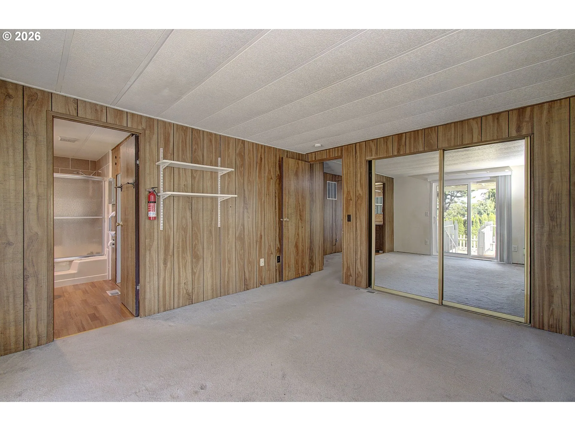 Bedroom, Primary