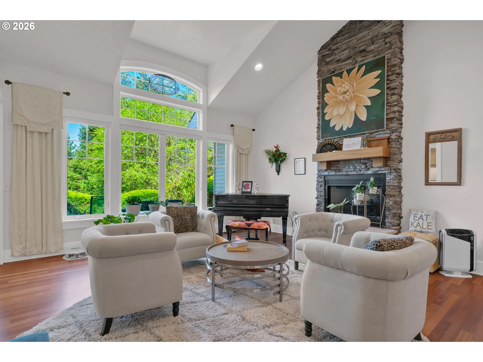 Living Room-Fireplace