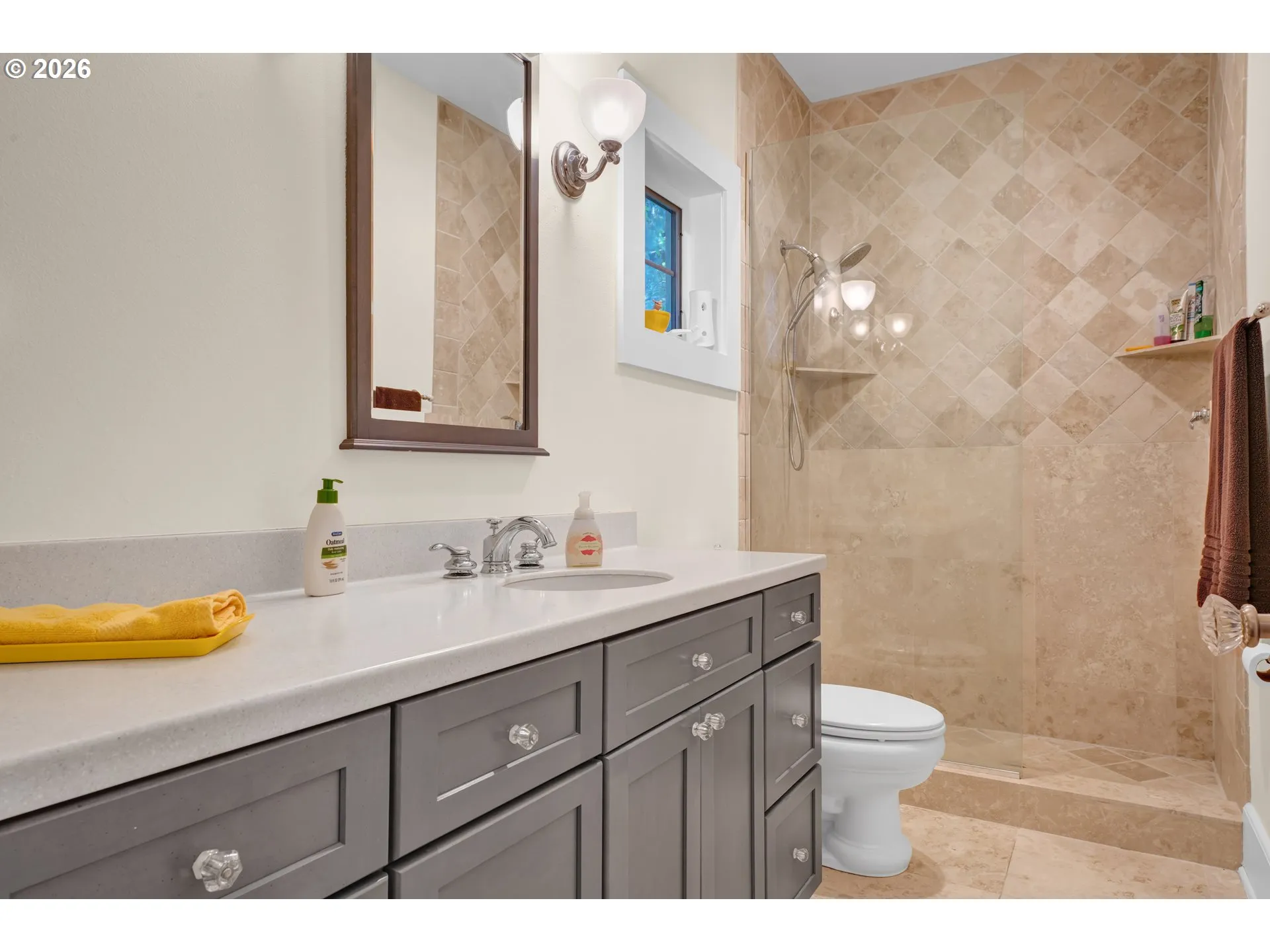 Bathroom, Continental-Main