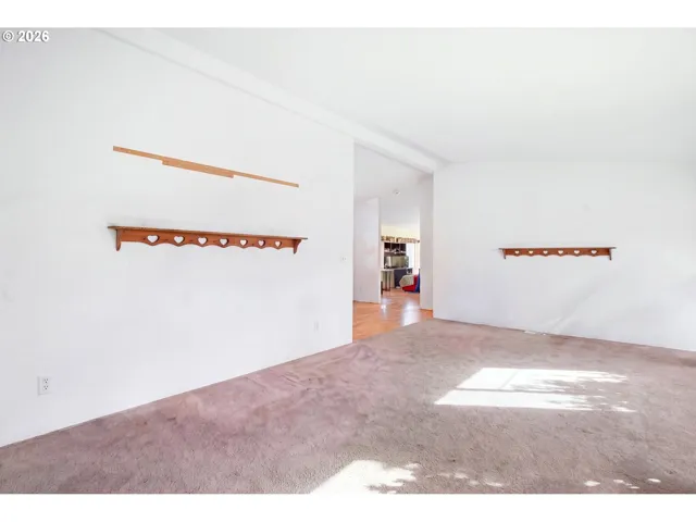 Living Room-Vaulted Ceilings