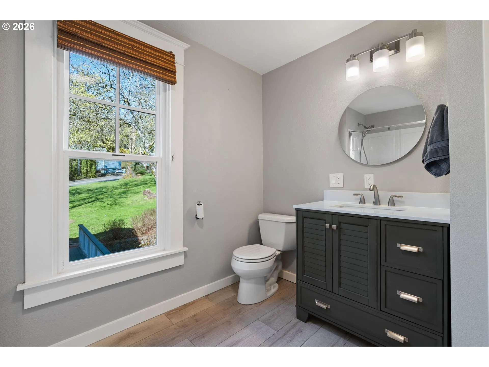 Bathroom-Upper