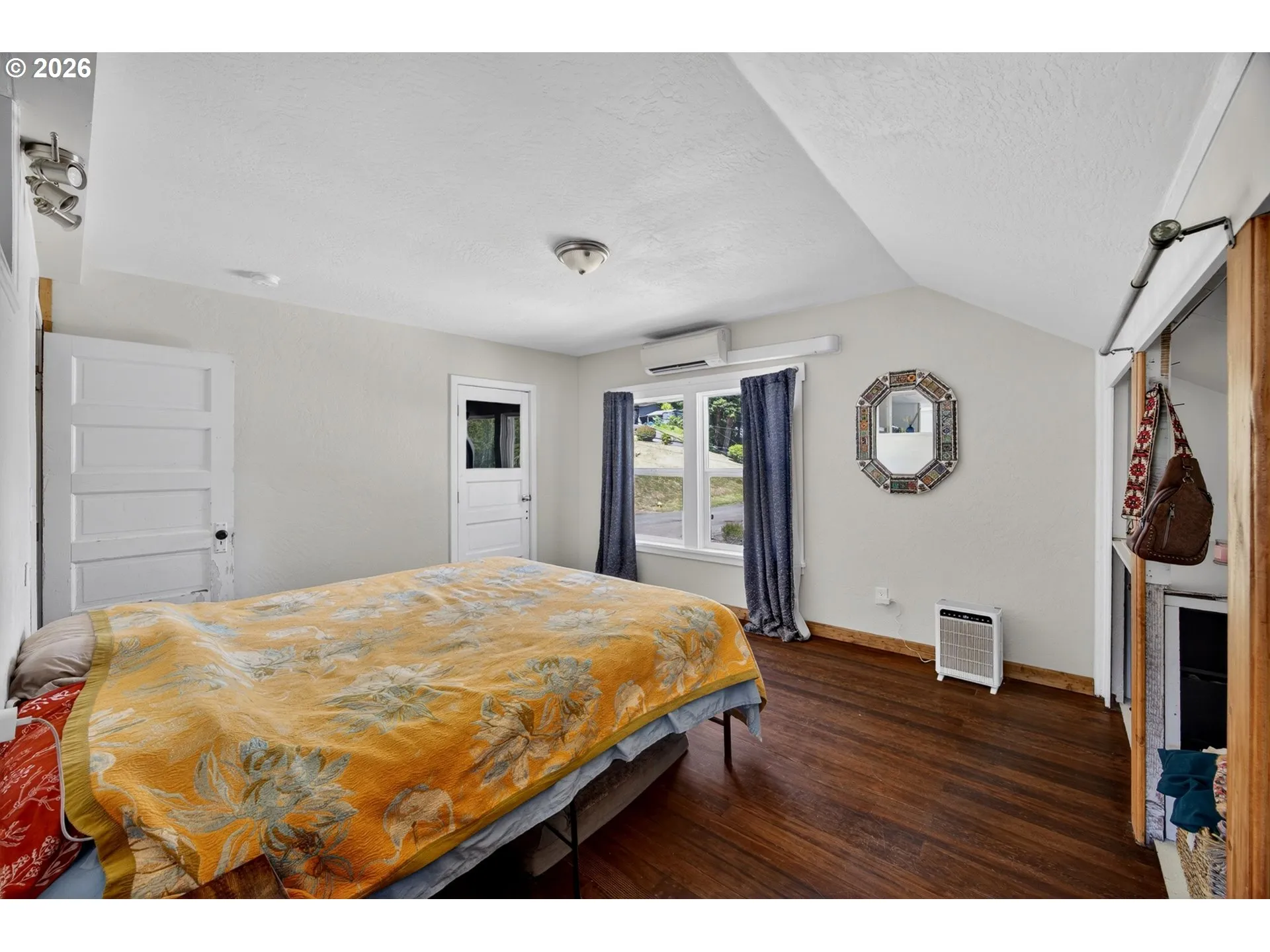 Bedroom, Owner's Suite-Upper